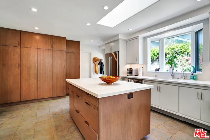 30612 Sicomoro Drive, Malibu, California 90265