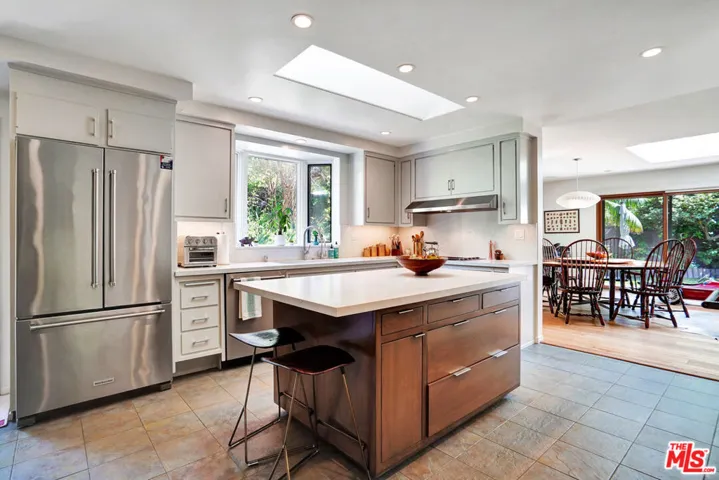 30612 Sicomoro Drive, Malibu, California 90265