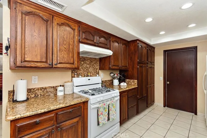 1950 Pine Crest Drive, Corona, California 92882