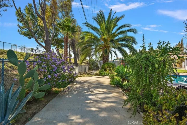 1950 Pine Crest Drive, Corona, California 92882