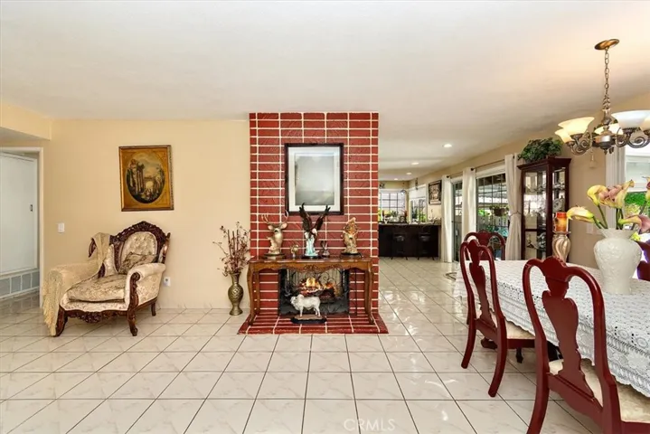1950 Pine Crest Drive, Corona, California 92882