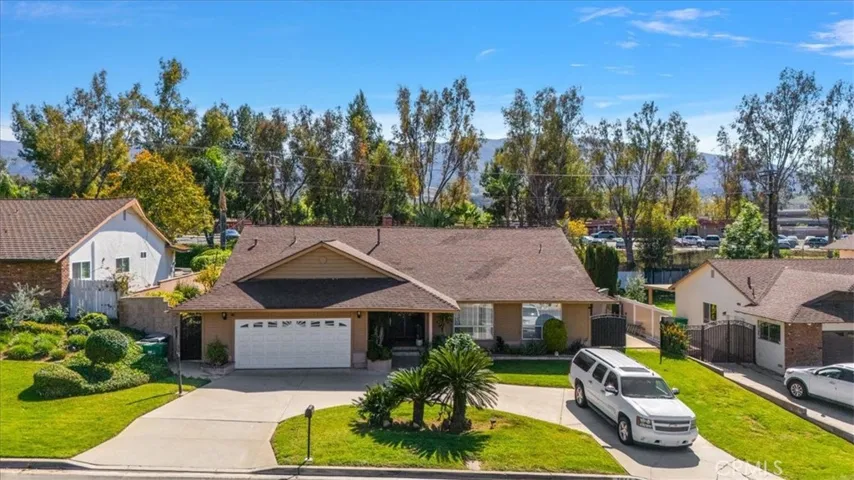 1950 Pine Crest Drive, Corona, California 92882