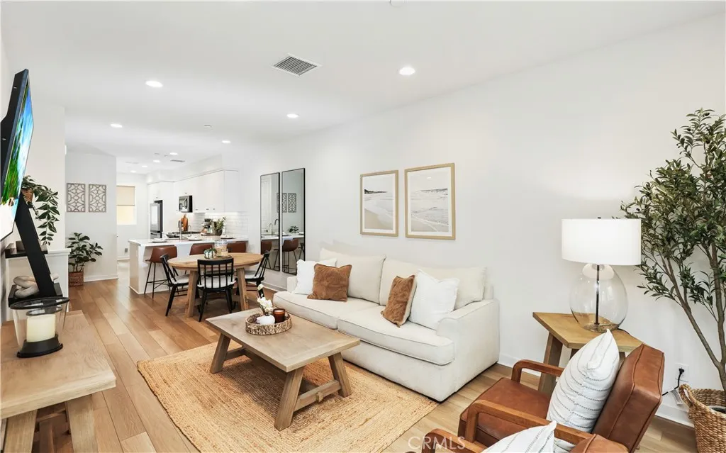 59 Sanctuary Lane, Mission Viejo, California 92692 home-pic-9