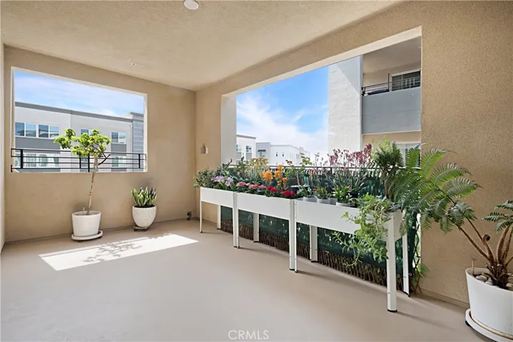 2810 Wagon Wheel Road 303, Oxnard, California 93036