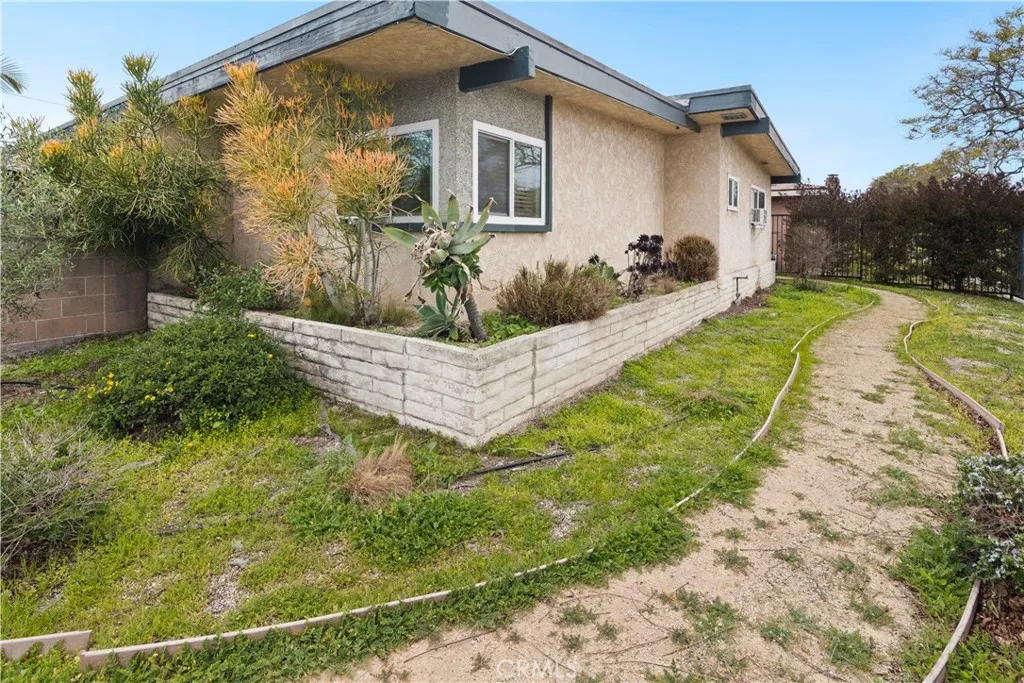 3402 W Danbrook Avenue, Anaheim, California 92804 home-pic-2