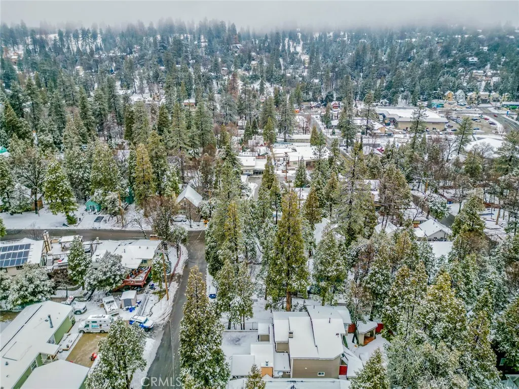 707 Rocky, Crestline, California 92325 home-pic-49