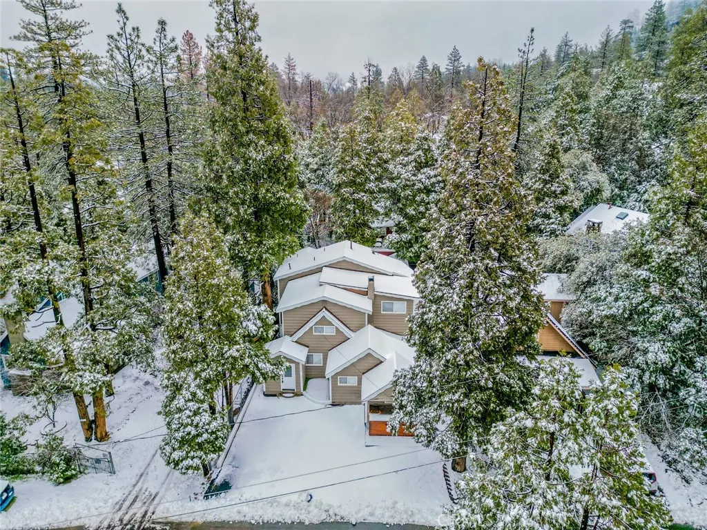 707 Rocky, Crestline, California 92325 home-pic-48