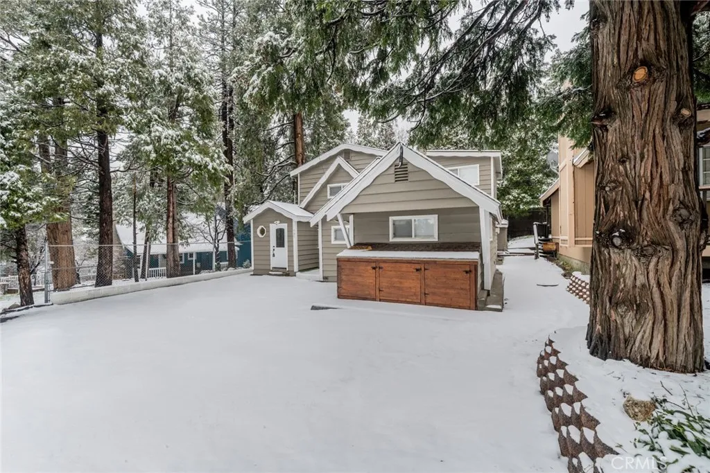 707 Rocky, Crestline, California 92325 home-pic-1