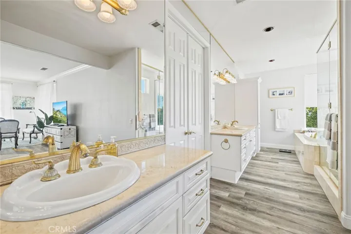 1450 Baldy View Circle, Corona, California 92882