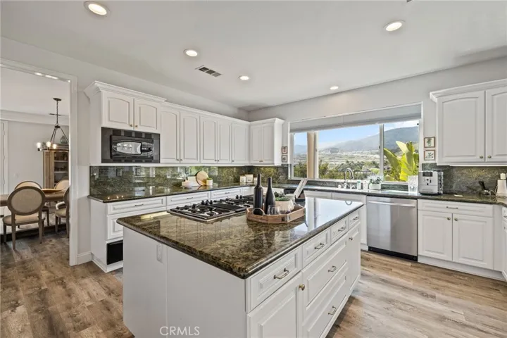 1450 Baldy View Circle, Corona, California 92882