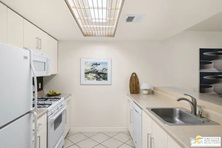 1835 N Via Miraleste 1611, Palm Springs, California 92262
