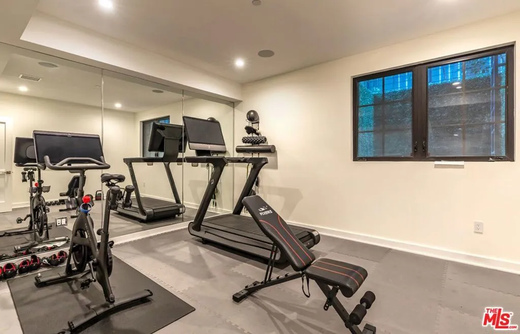 116 S Carmelina Avenue, Los Angeles, California 90049 home-pic-32