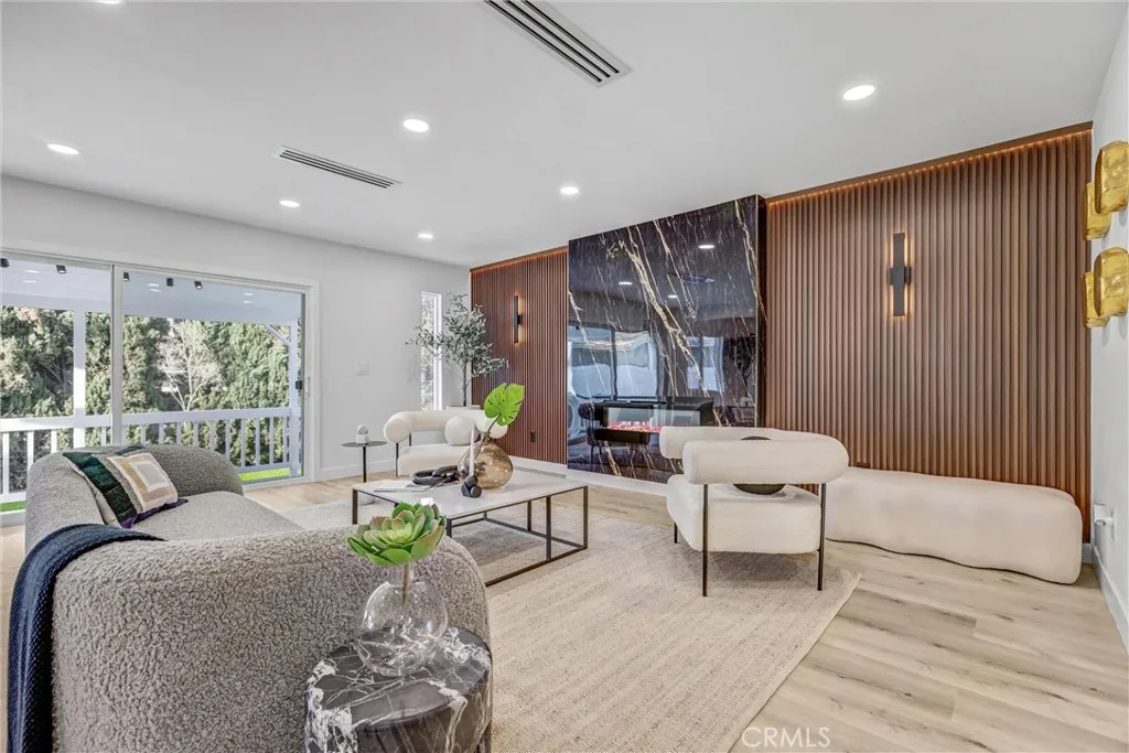 13021 Killion Street, Sherman Oaks, California 91401 home-pic-8