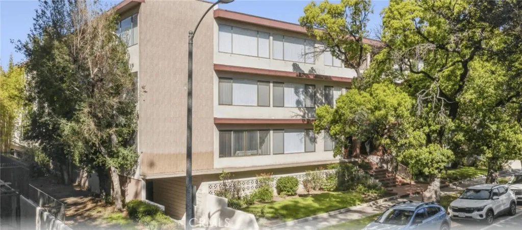 195 S Wilson Avenue, Pasadena, California 91106, ,Residential Income,For Sale,Wilson,WS25081522