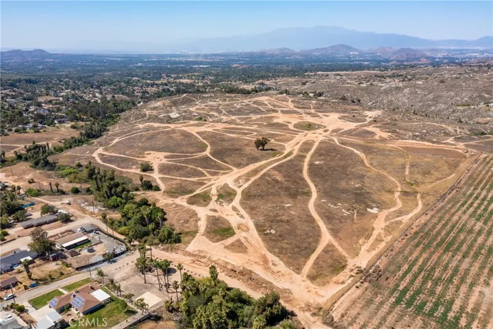 0 Iris, Riverside, California 92504