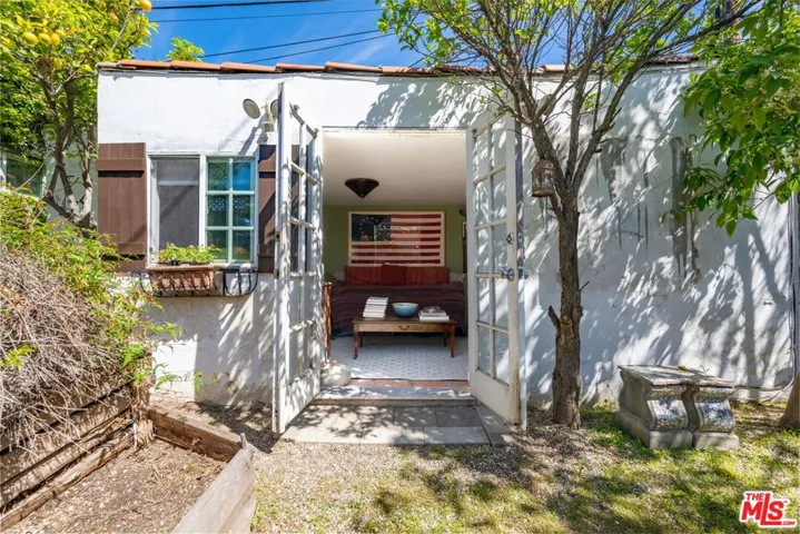 5662 Airdrome Street, Los Angeles, California 90019