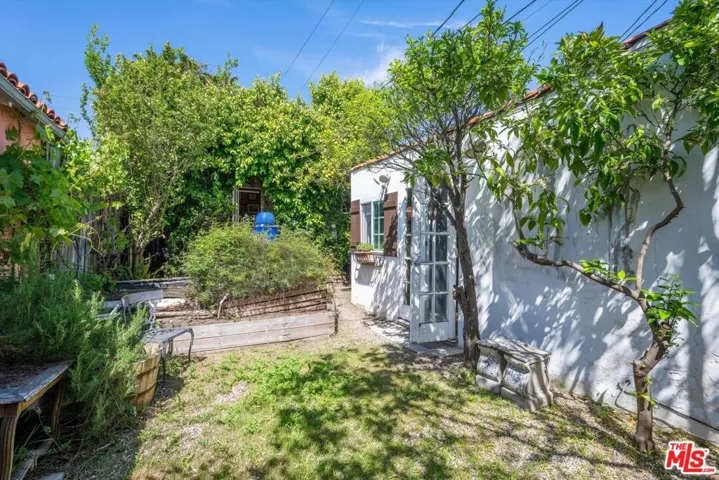 5662 Airdrome Street, Los Angeles, California 90019