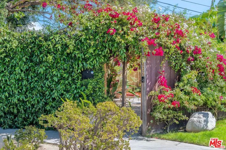5662 Airdrome Street, Los Angeles, California 90019