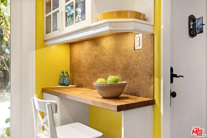 5662 Airdrome Street, Los Angeles, California 90019