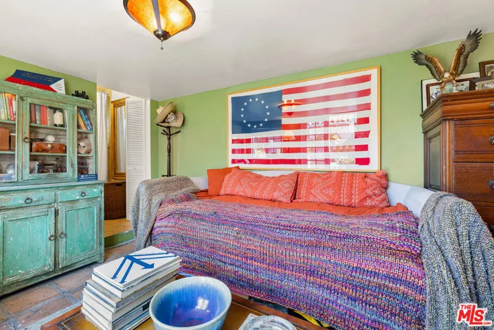 5662 Airdrome Street, Los Angeles, California 90019