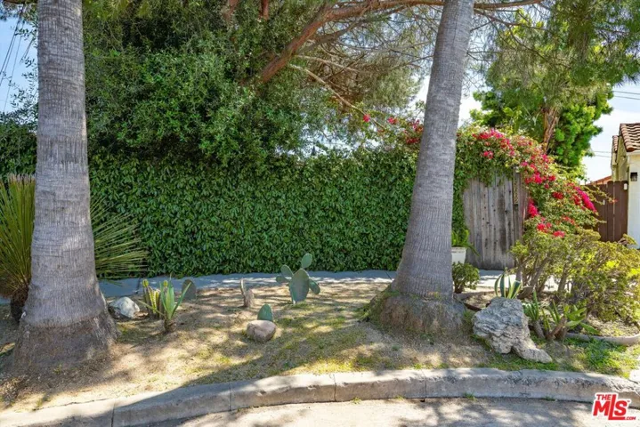 5662 Airdrome Street, Los Angeles, California 90019