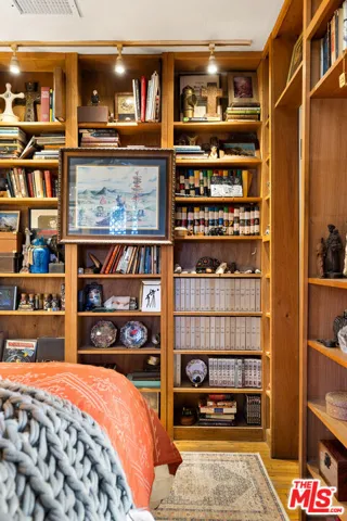 5662 Airdrome Street, Los Angeles, California 90019