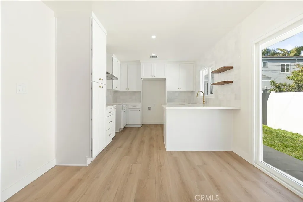 1027 E 10th St, Long Beach, California 90813 home-pic-8