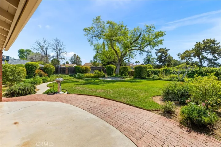 620 E Sunset Drive N, Redlands, California 92373