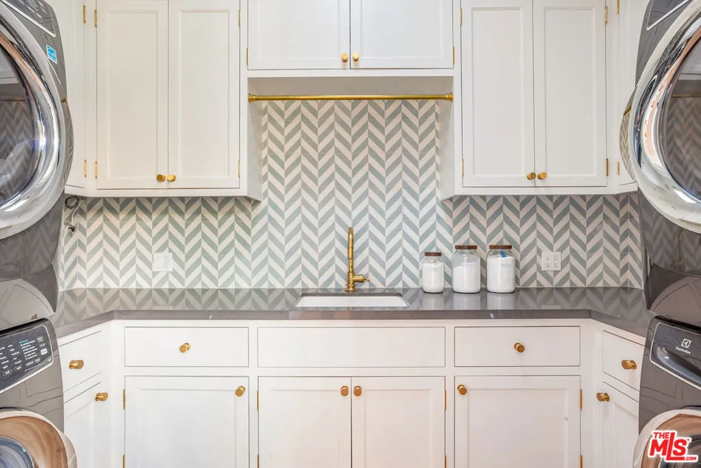 13167 Boca De Canon Lane, Los Angeles, California 90049 home-pic-52