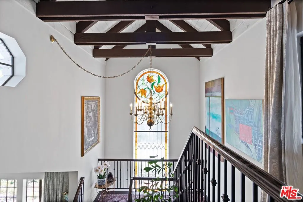 1060 Chantilly Road, Los Angeles, California 90077 home-pic-16