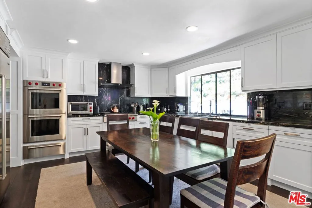 1060 Chantilly Road, Los Angeles, California 90077 home-pic-11