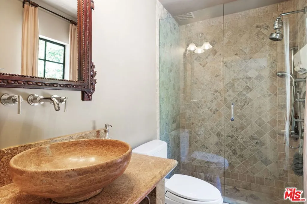 1060 Chantilly Road, Los Angeles, California 90077 home-pic-28