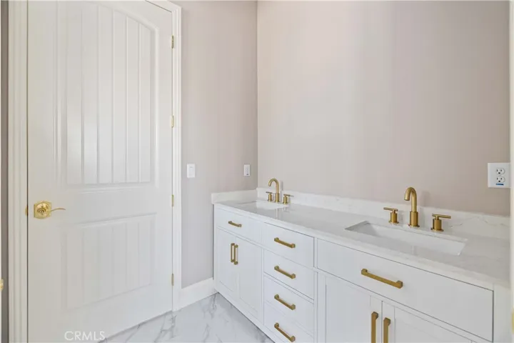 Primary bedroom bath