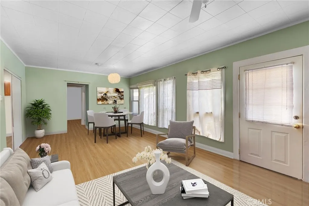 1130 N Ardmore Avenue, Los Angeles, California 90029 home-pic-4