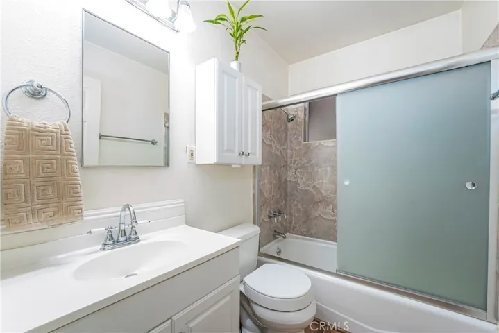 Full bathroom