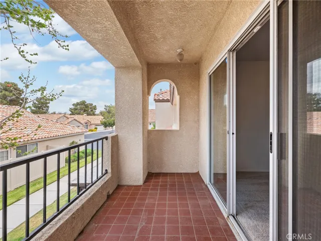 19185 Oak Street, Apple Valley, California 92308