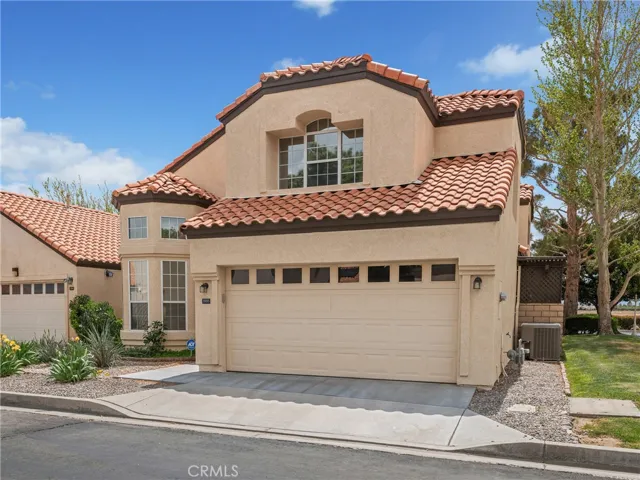 19185 Oak Street, Apple Valley, California 92308