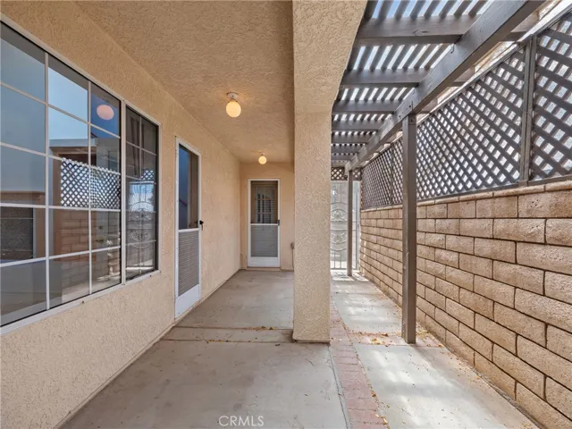 19185 Oak Street, Apple Valley, California 92308