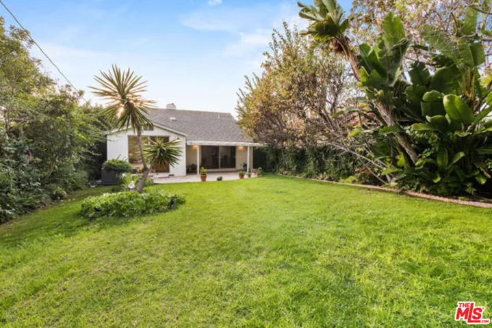 134 N Bowling Green Way, Los Angeles, California 90049