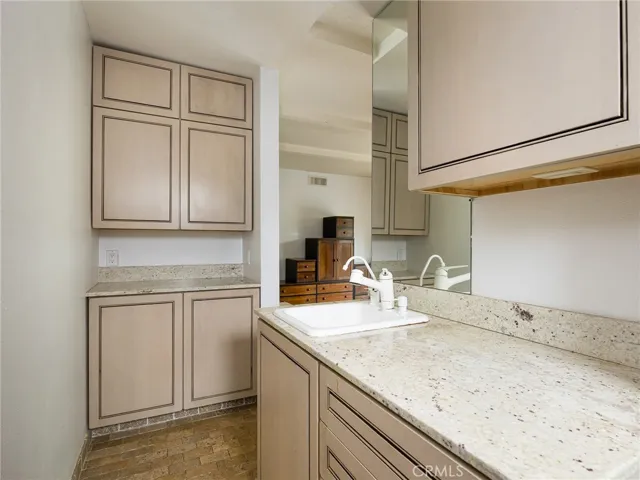 Game room bathroom