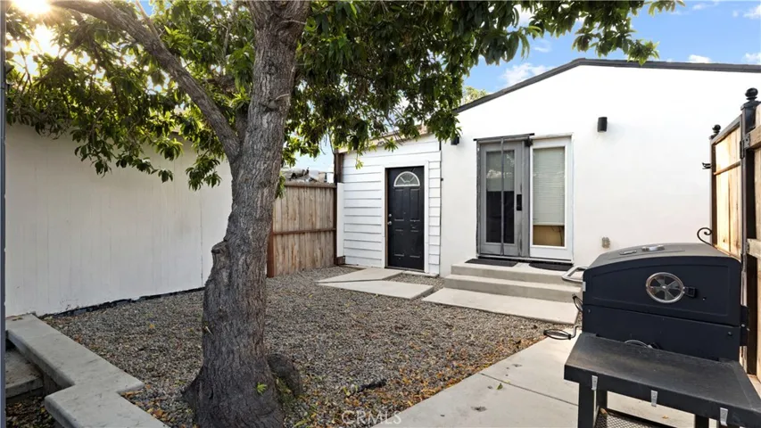 76 W Del Amo Boulevard, Long Beach, California 90805