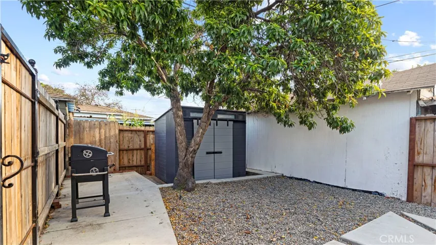 76 W Del Amo Boulevard, Long Beach, California 90805