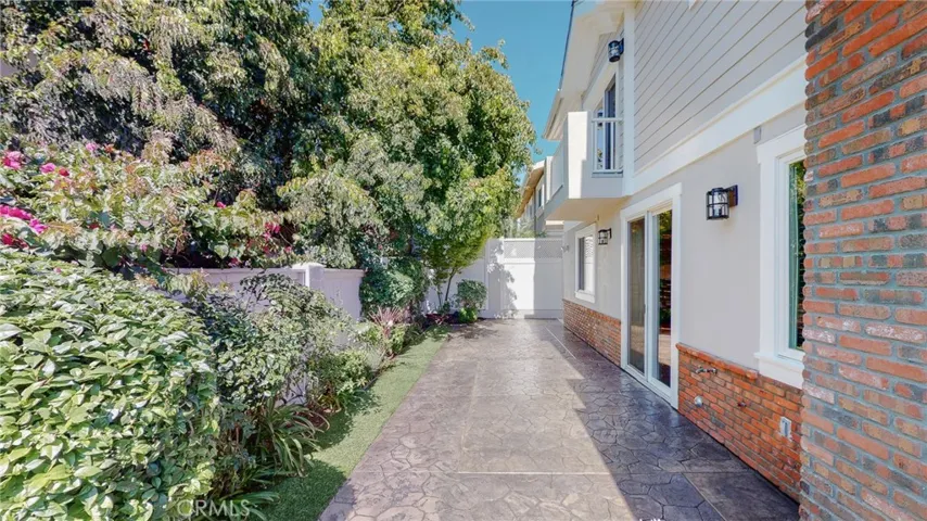 1102 Slauson Lane, Redondo Beach, California 90278