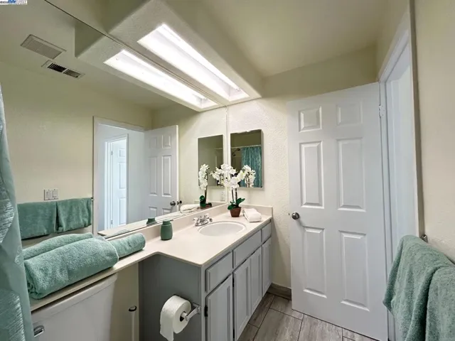 2340 Brompton Ave, Santa Rosa, California 95403