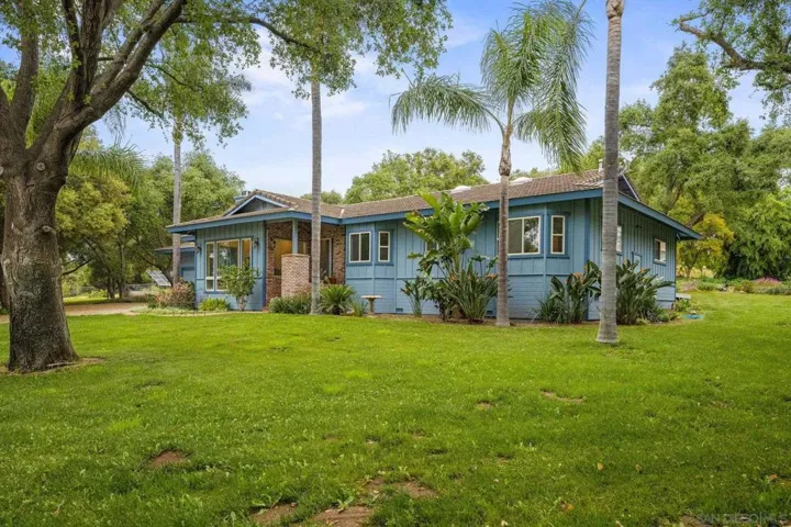 15847 Mac Tan Ln, Valley Center, California 92082