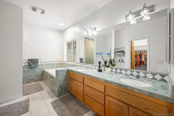 15847 Mac Tan Ln, Valley Center, California 92082