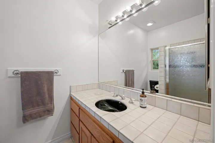 15847 Mac Tan Ln, Valley Center, California 92082