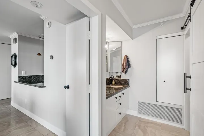 500 W Harbor Drive 1104, San Diego, California 92101
