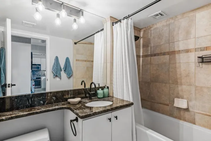 500 W Harbor Drive 1104, San Diego, California 92101