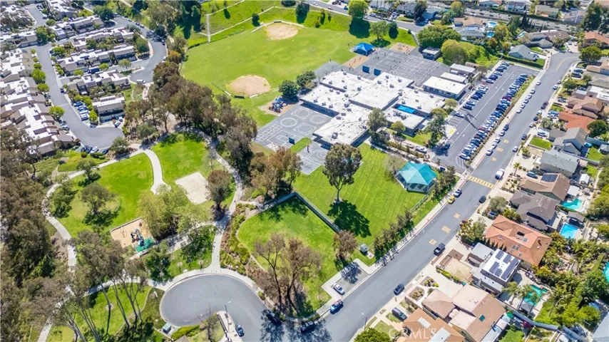 ELEMENTARY SCHOOL NEARBY